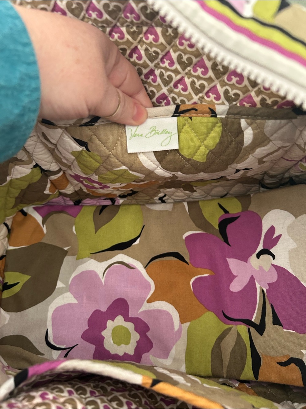 Vera Bradley XL Quilted Cotton Shoulder Tote in Retired Portobello Road Pattern - Picture 10 of 16